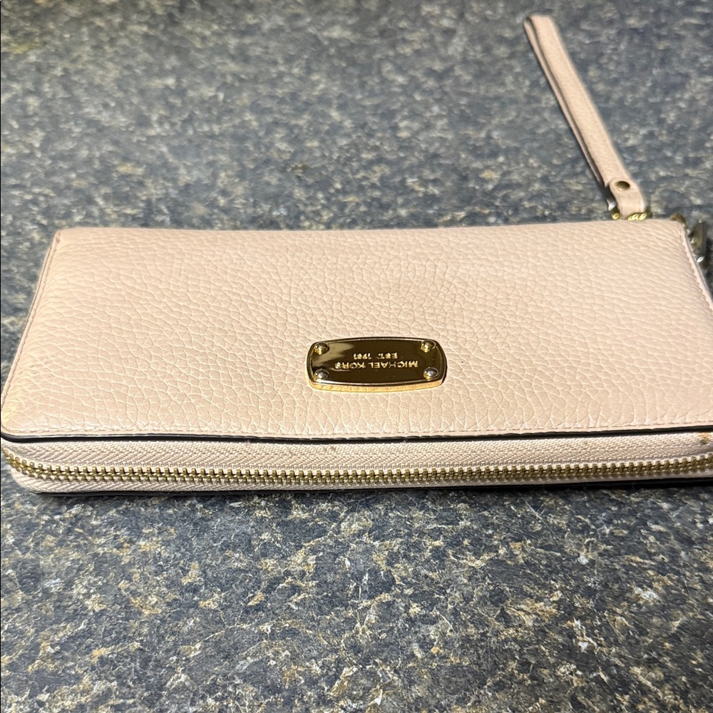 Michael Kors Pebbled Leather Wallet in Taupe - Picture 3 of 14